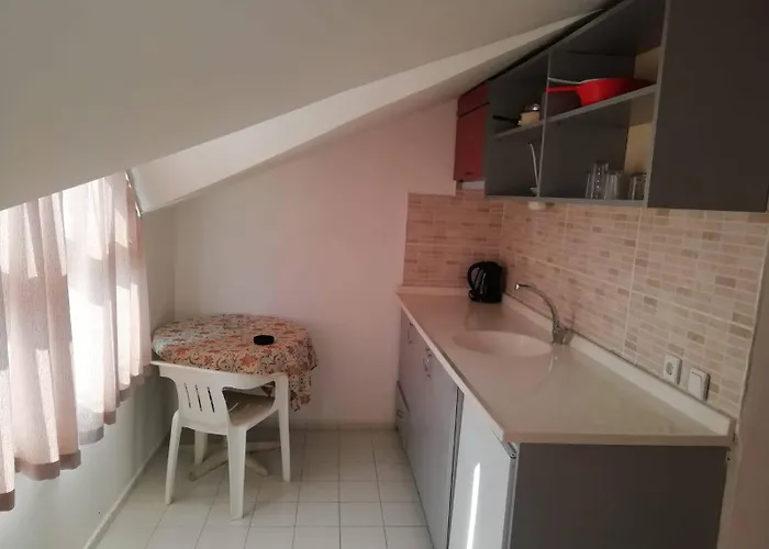 Kaan Apartmanhotel 3*