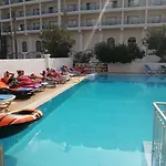 Kaan Μαρμαρίς