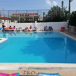 Kaan Μαρμαρίς