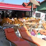 Ξενοδοχείο με διαμερίσματα Kaan 3*