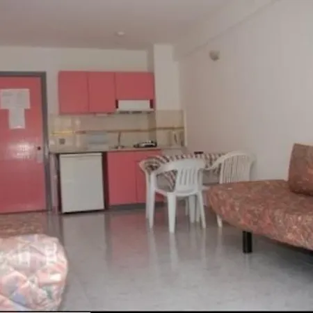 Kaan Aparthotel 3*