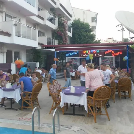 Ξενοδοχείο με διαμερίσματα Kaan Μαρμαρίς